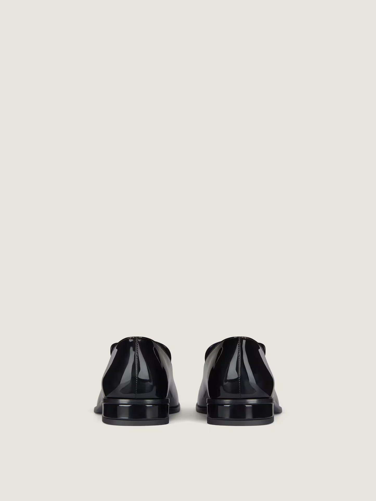 Tux loafers in patent leather